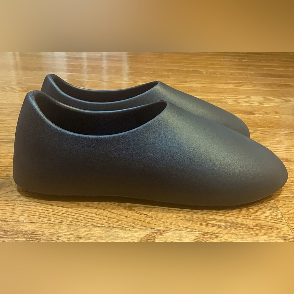 Men’s Yeezy YZY SL-01 Black Slippers - Size 13